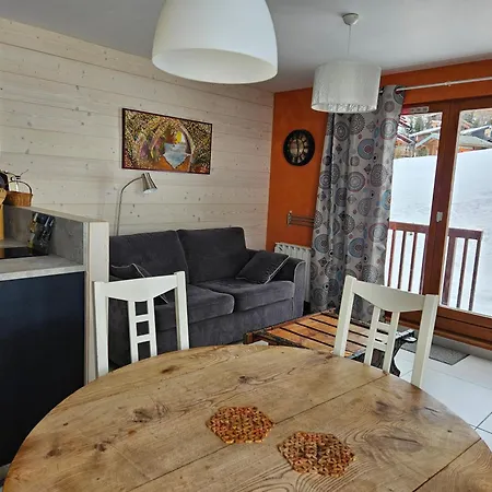 Daire Rez De Jardin Et Garage Prive